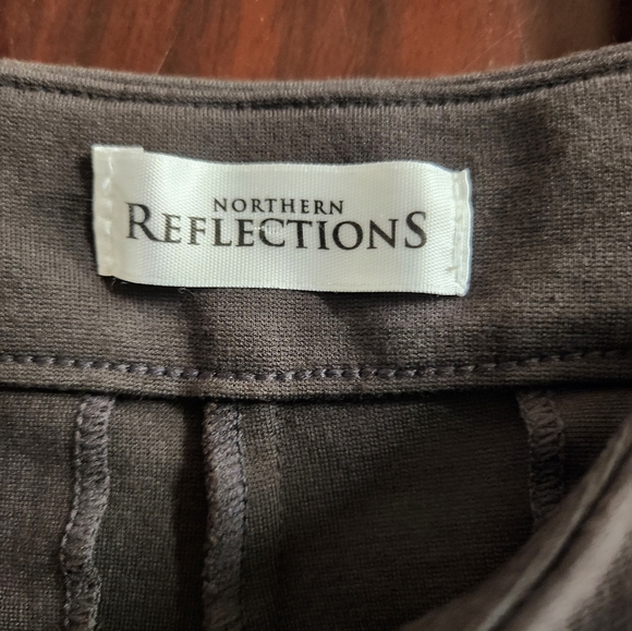Northern Reflections - Brown Yoga Pants- Size 6 - Picture 3 of 4